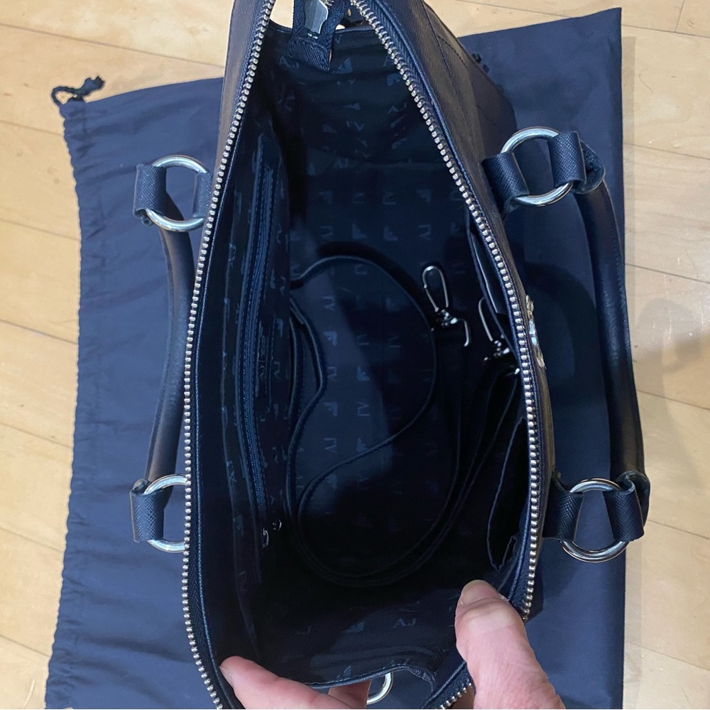 🌺Armani Jeans Navy Blue Handbag - Picture 4 of 16